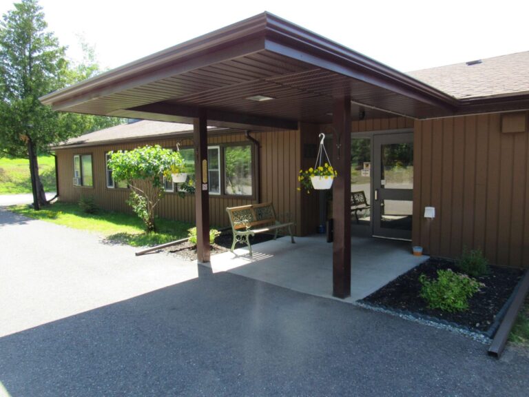 150 Castlegreen Drive Entrance